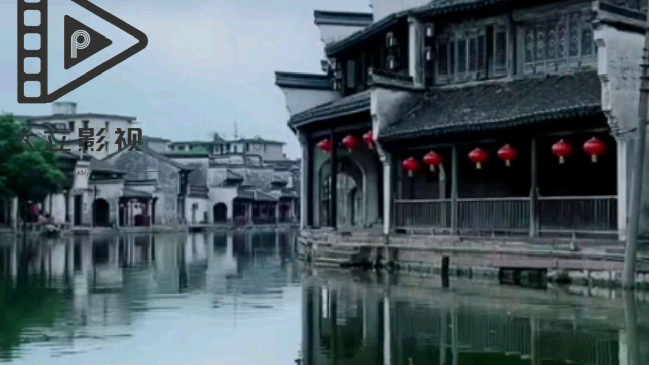 逃离残破的船只